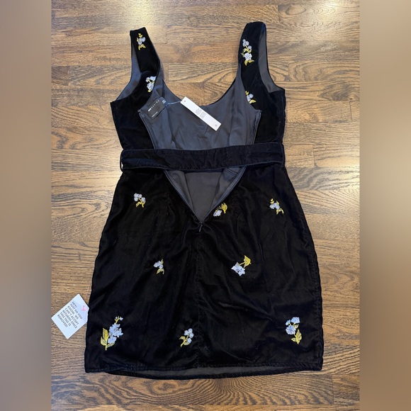 ASOS DESIGN Velvet Floral Embroidered Mini Dress Size 8 Beaded Belted Party - Picture 8 of 10